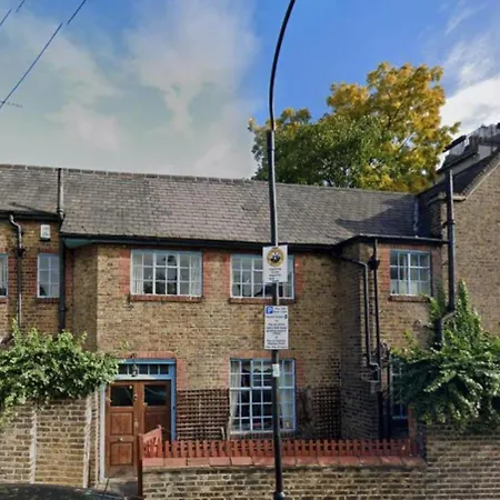 Ustay Fulham